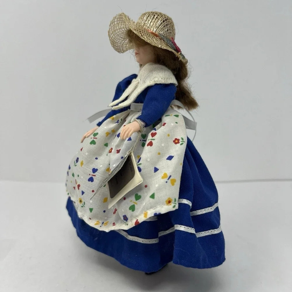 Collectors Costume Dolls Peggy Nisbet Bonnie B392 Cries of‎ London Series